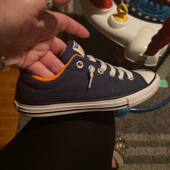 New converse size 6 - Picture 3 of 5